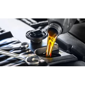 Aplikasi Minyak Gemuk di Industri Otomotif dan Alat Berat